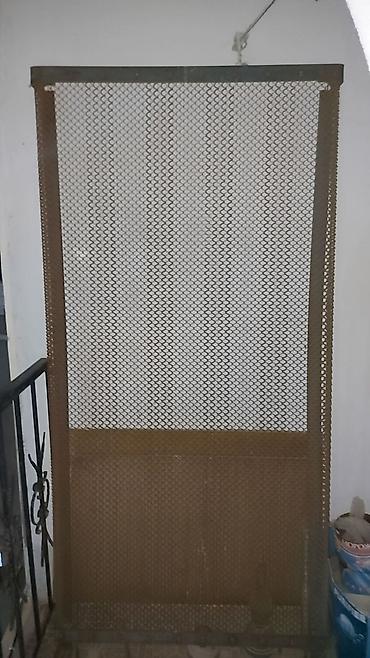 Arakəsmə qapılar: Metal torlu qapı paneli - Material: qalın metal çərçivə və sıx gözlü — 1