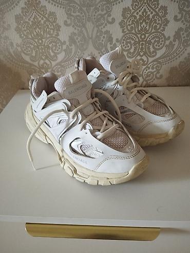 don modeleri: Balenciaga Track ağ krossovkalar - Model: Balenciaga Track - Rəng — 1