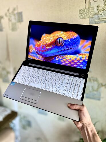 laptop qiymətləri: Б/у Toshiba, 15.6 ", Intel Core i3, 512 ГБ, Самовывоз, Бесплатная доставка, Платная доставка