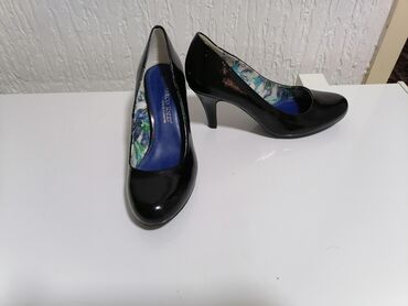 356 oglasa | lalafo.rs: Elegantne crne cipele sa manjom štiklom. Nošene samo jednom. Savršeno