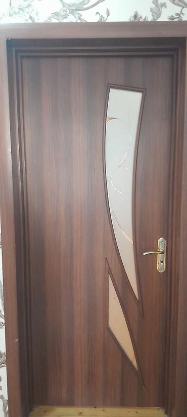 mdf divar panelleri: İç qapı – dekorativ şüşəli, taxta görünüşlü 1 ədədi 80 AZN 2 ədədir - — 1