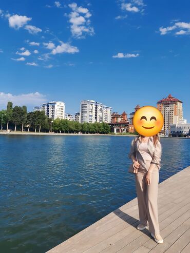 Sviterlər: Şalvar və köynək satılır.çox az geyilib balacadı deyə satılır şalvar