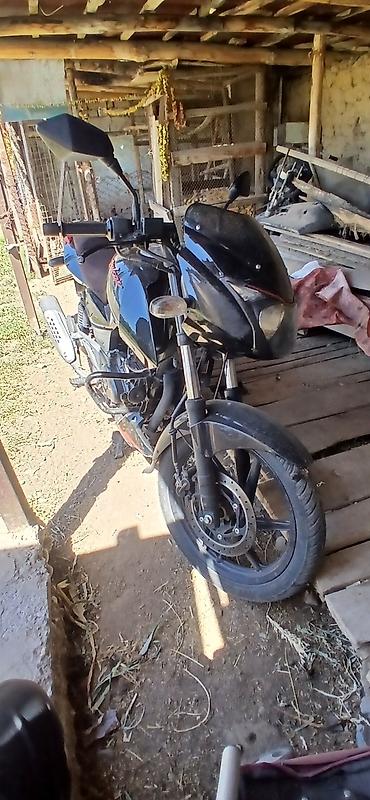 daewoo matiz 2004: Мотоцикл Bajaj Pulsar 180, черный. Ключевые особенности: - Двигатель — 1