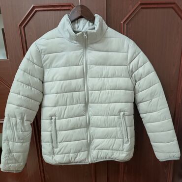 лёгкая куртка: Осенняя куртка, холлофайбер, размер М, лёгкая, удобная
