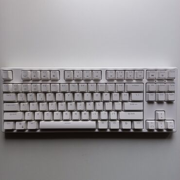 клавиатуры для ноутбуков: Белая клавиатура Royal Kludge RK987. Тип подключения: по проводу, по