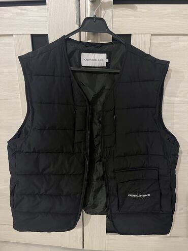 мужские кожаные куртки в баку: Жилет, Calvin Klein, L (EU 40), цвет - Черный