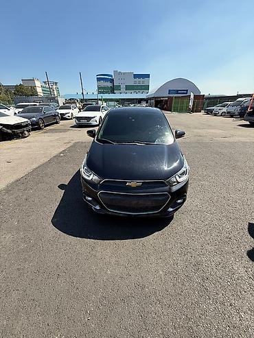 битая машина: Chevrolet Spark: 2017 г., 1 л, Автомат, Бензин, Хэтчбэк — 10