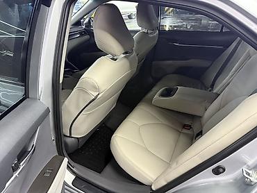 Toyota: Toyota Camry: 2021 г., 2.5 л, Автомат, Гибрид, Седан — 9