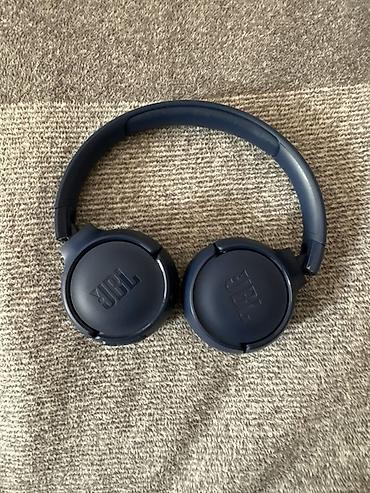 planset telefon: JBL on-ear simsiz qulaqlıq – tünd mavi rəng. Xüsusiyyətlər: - — 2