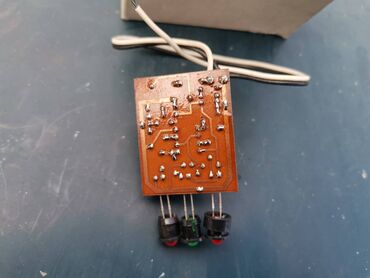 Auto delovi: Elektronski Voltmetar za 14V ELAN. Novo. Lampicama pokazuje kakvo je — 5