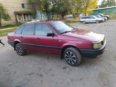 Volkswagen: Volkswagen Passat: 1989 г., 1.8 л, Механика, Бензин, Седан