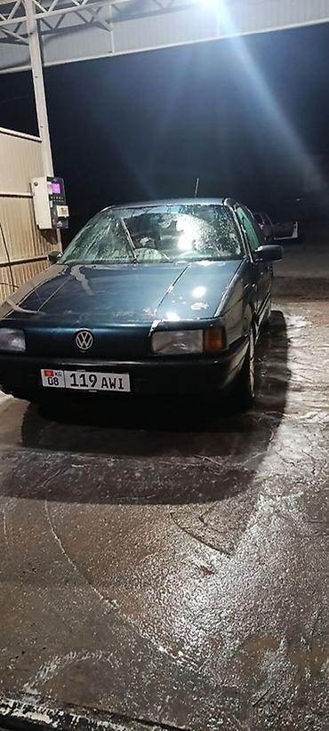 Volkswagen Passat: 1993 г., Седан