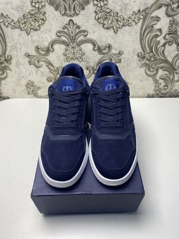 шлепанцы мужские: Кеды Dior B27 Low, темно‑синие - Силуэт: низкие кеды в классическом