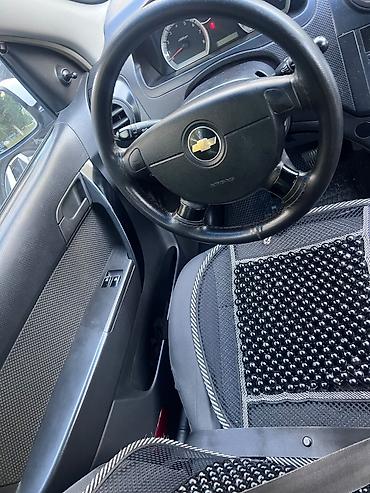 chevrolet cruze buferi: Chevrolet Aveo LS sedan, ağ rəngdə avtomobil. Şəkillərdən göründüyü — 8