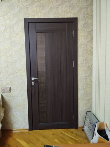 Quru inşaat materialları: Mənzil üçün İşlənmiş Giriş qapısı 80x205 sm Zamok ilə, Ünvandan götürmə, Ödənişli çatdırılma