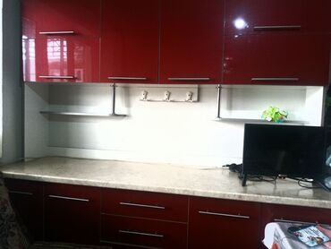 ремонт вытяжек кухонных на дому: Кухонный гарнитур, цвет - Красный, Б/у