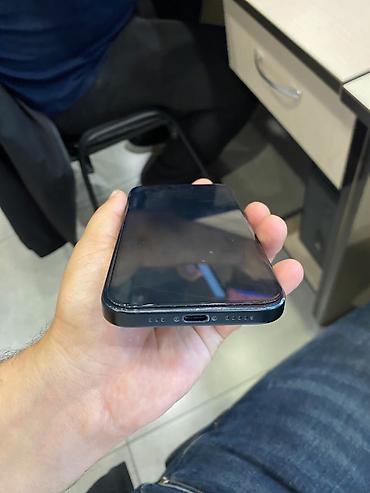 iphone 11: IPhone 15, 128 GB, Black Titanium, Zəmanət, Simsiz şarj, Face ID — 5