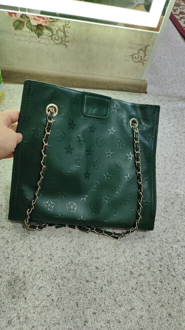 зелёная сумка: Зелёная сумка 250с Черная 500с Черная с фиолетовым подкладом 200с