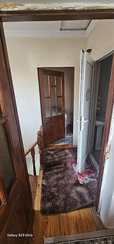 binəgədi: 4 otağlı ev satılır Binəqədidə 1 zal 2 ci mərtəbədə. 2 otağ 3 cü — 8