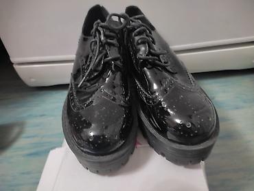 Босоножки, сандалии, шлепанцы: Продам чисто за символическую плату обувь женская размеры 39- 40 по — 7