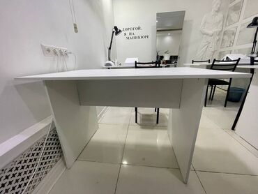 стол стулья для кафе: Комплект офисной мебели, Стул, Шкаф, Кресло, цвет - Белый, Б/у