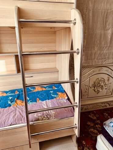 чугунную буржуйку: Двухъярусная детская кровать, Б/у, ЛДСП
