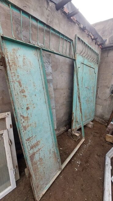 Giriş qapıları: 650 azn — 3