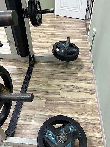 Аренда спортивных залов: ПРОДАЮТСЯ ТРЕНАЖЕРЫ+ШКАФЫ/КОВРЫ/СТОЙКИ цена договорная ! + Тренажёрный — 27