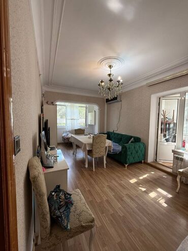 снять квартиру на долгий срок: Bakıxanov qəsəbəsi, Razin ticarət mərkəzinin yaxınlığında Lelingrad