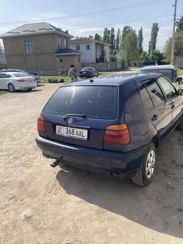 Volkswagen: Volkswagen Golf: 1994 г., 1.6 л, Механика, Бензин, Седан