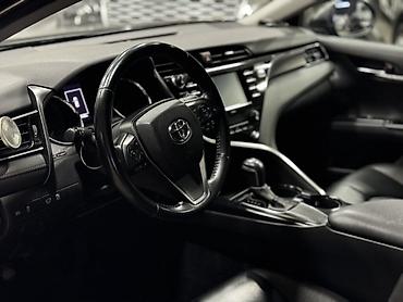 corolla 2016: Toyota Camry: 2019 г., Седан — 8