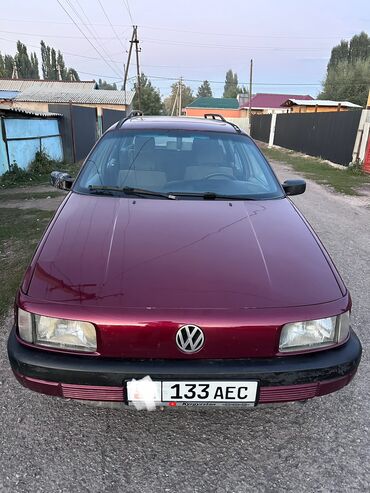 Volkswagen: Volkswagen Passat: 1988 г., 1.8 л, Механика, Бензин, Универсал