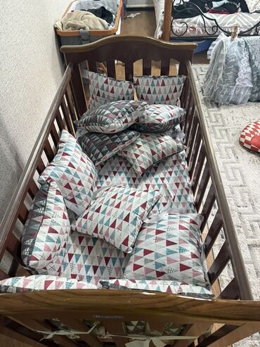 манежи бу: Детская приставная кроватка, Без колесиков, цвет - Коричневый at lalafo.kg манежи бу: Детская приставная кроватка, Без колесиков, цвет - Коричневый