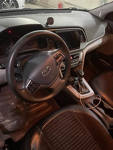 hyundai elantra diffuser: Hyundai Elantra: 2 l | 2018 il Sedan — 5