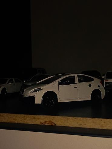 Avtomobil modelləri: Miqyaslı diecast oyuncaq avtomobil modelləri - Korpus: metal — 30