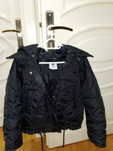 детские пуховые конверты: Qara rəngli qısa şişmə qış gödəkçə - Brend: Chiara (etiketdə