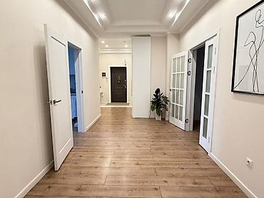 Продажа квартир: 3 комнаты, 117 м², 7 мкр 2 этаж — 1