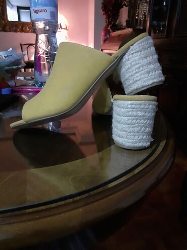 Sandale i japanke: Papuče u boji senfa sa plutom stiklom udobne i lagane br 39 women