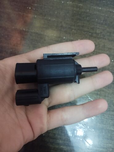 alfa romeo 156 2.5 at: Avtomobil üçün vakuum solenoidi (elektriklə idarə olunan klapan)