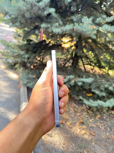s 20fe: Смартфон с тройной основной камерой и LED-вспышкой. Корпус — 5