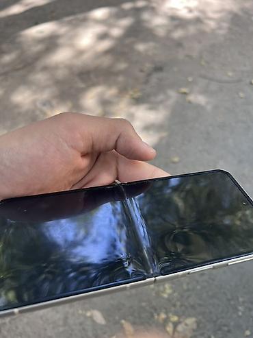 самсунг раскладушка старый: Samsung z flip 3 5G со нерабочим экраном,но задний экран — 4