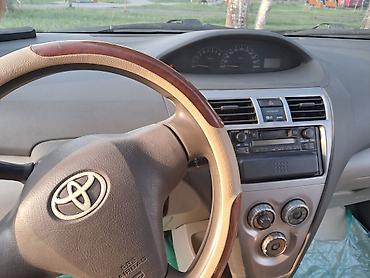 авто ярис: Toyota Yaris: 2009 г., 1.3 л, Автомат, Седан — 8