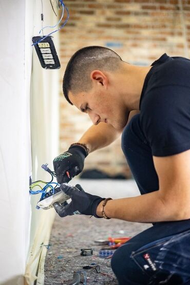 Монтаж и замена сантехники: Монтаж и замена сантехники Больше 6 лет опыта — 9