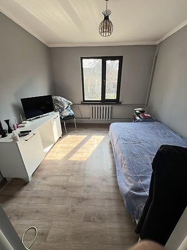 Продажа полдома: Продается участок с домом в районе Восточного вокзала, дороги — 6