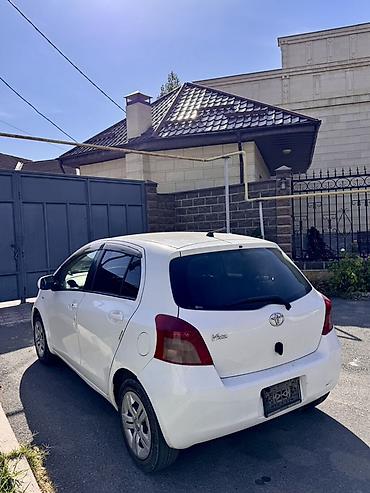 Toyota: Toyota Vitz: 2005 г., 1.3 л, Автомат, Бензин, Хэтчбэк — 3