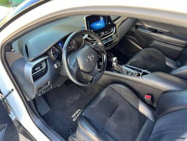 Toyota: Toyota C-HR: 1.8 l. | 2019 έ. SUV/4x4 — 20