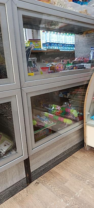 Продажа коммерческой недвижимости: СРОЧНО ПРОДАЁТСЯ РАБОТАЮЩИЙ КИОСК! Размер: 3×2 м. Киоск полностью — 2