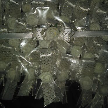 Svadbena oprema: Cvetna traka za kosu sa velom, idealna za posebne prilike. Traka je — 27