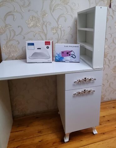 İşlənmiş, Manikür üçün masa