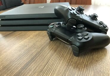 playstation 4 işlənmiş: Sony PlayStation 4 Pro!! Yaddaş 1 TB beyninde 10 En son oyunu var! İki